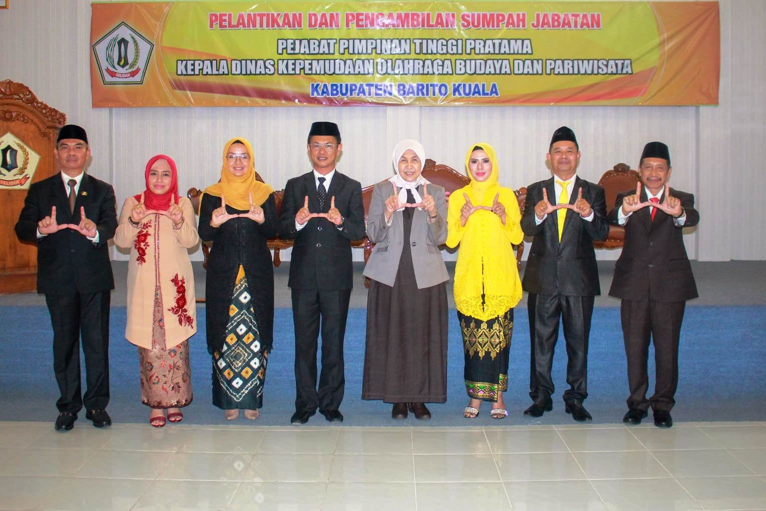 Bupati Lantik Sabirin sebagai Kepala Disporbudpar