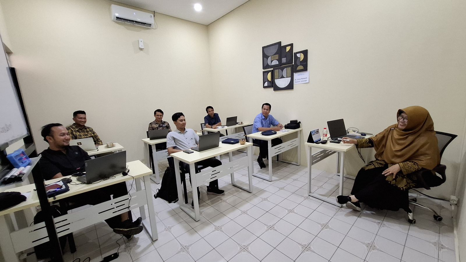 Kembangkan kompetensi,  BKPP Barito Kuala Ikuti Pelatihan Manajemen Basis Data oleh SINAU Jogja